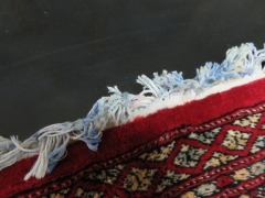 Persian Rug, KS5U8MLF, Red, Black & Cream Pakistan Pure Wool Pile BAKHARA, 1840mm L x 1250mm W - 4