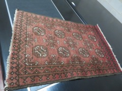 Persian Rug, K5SILNAD Red. Black & White Pakistan Wool Pile, 1040mm L x 680mm W (Fading) - 2