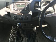 06/2013 Toyota Hilux SR KUN26R 4WD Dual Cab Utilty - 10